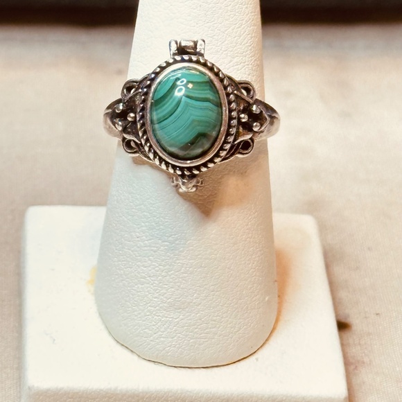 Silver Tone Malachite Poison Ring Oval Stone Vintage - Picture 11 of 14